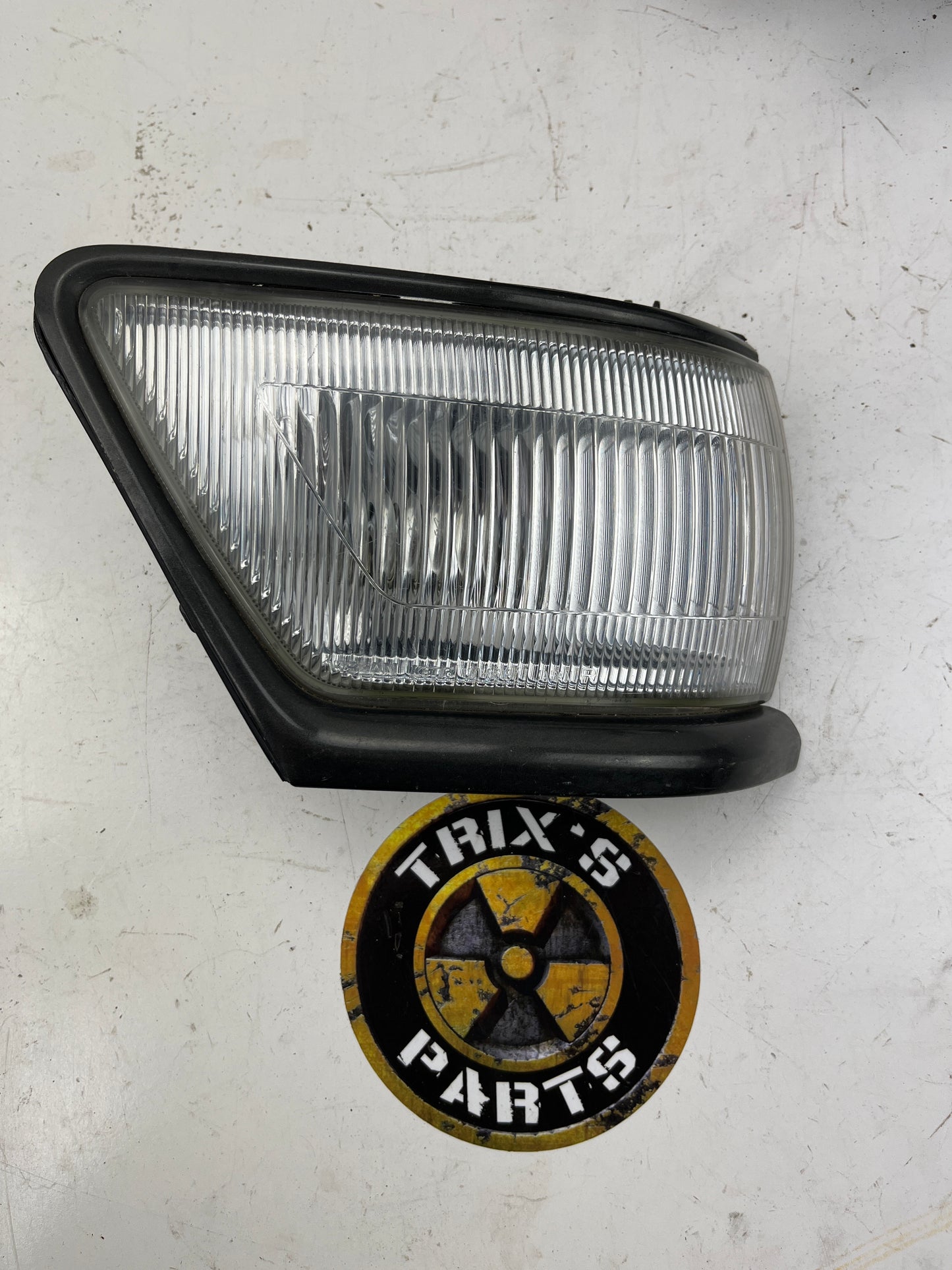 C33 Laurel Corner Lights Pair