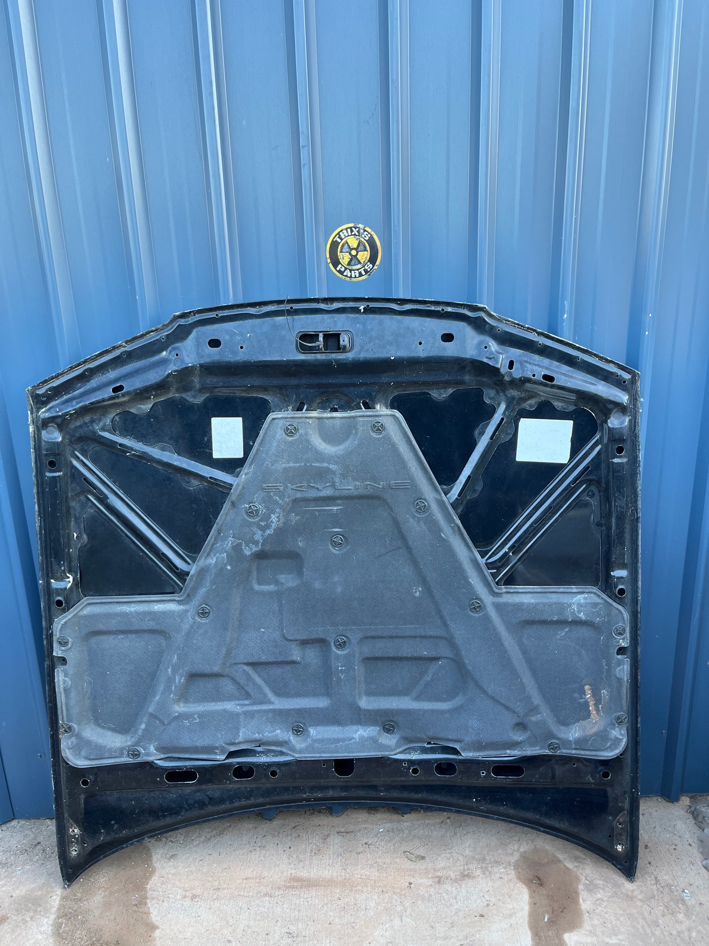 Aluminium Bonnet, R32 GTR Skyline - Missing Hinges and Insulation